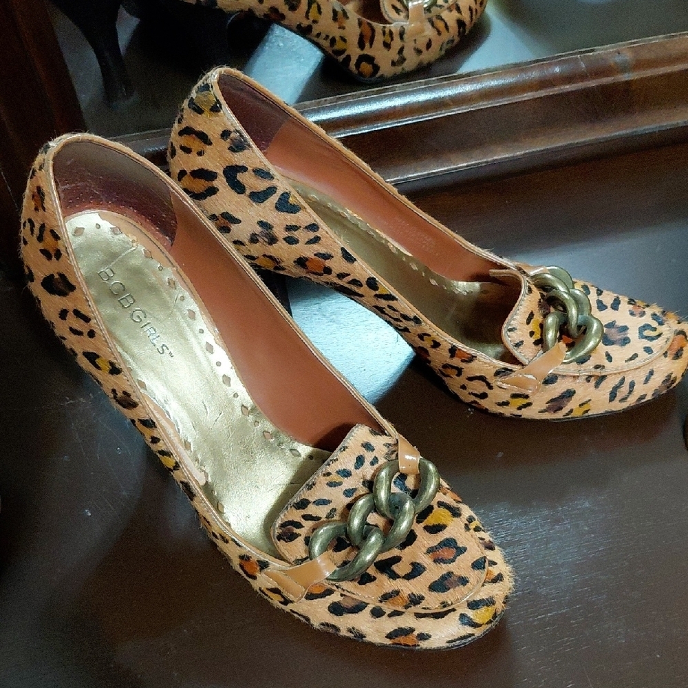 BCBGirls Leopard Print Heels with Gold Chain - Picture 2 of 7